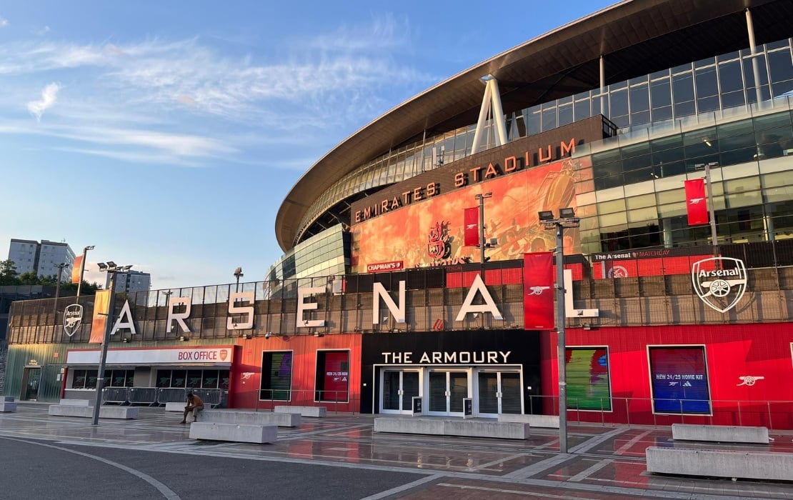 arsenal sign outside emirates stadium