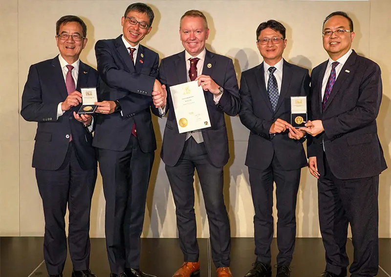 Edmund Hambly Medal winners: Michael Leung, Ivan Tsang, Roger Wong Huynh, Stephen Ka Lun Ming Keung Lee