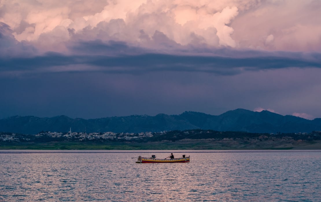 boat on mangla dam