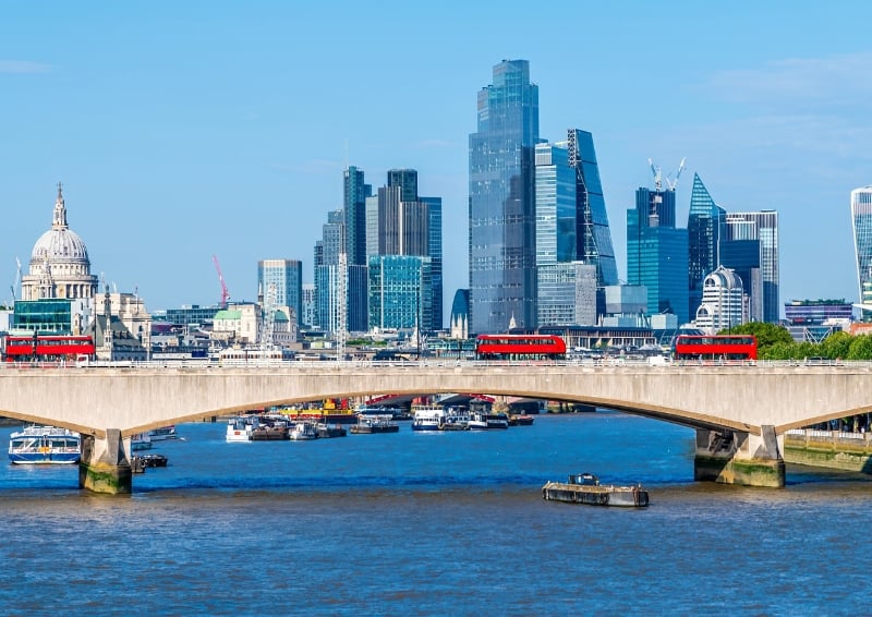 The story behind the 'Ladies' Bridge' in London: legend or fact?
