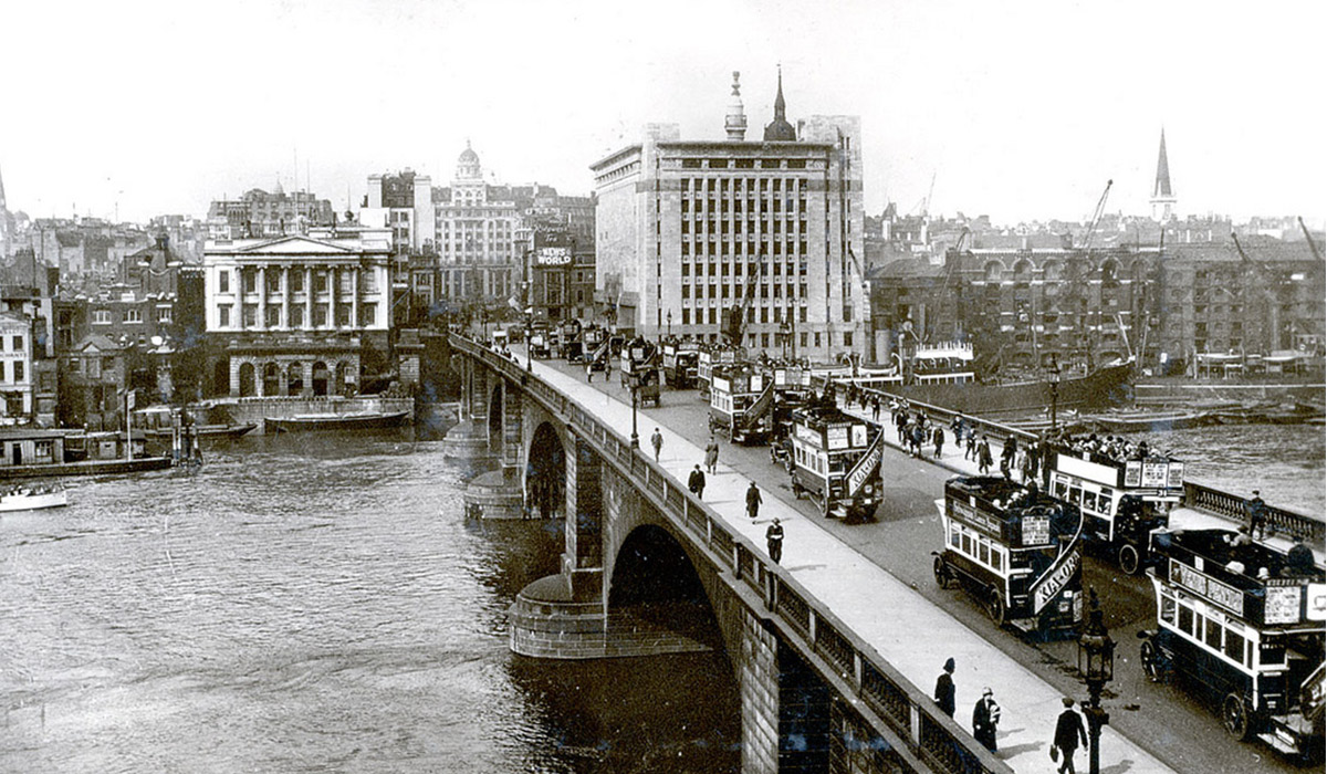  on London Bridge in 1927, courtesy of Stockholm Museum