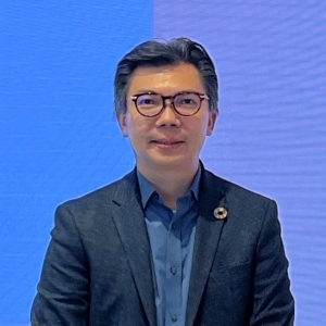Dr Gordon Leung