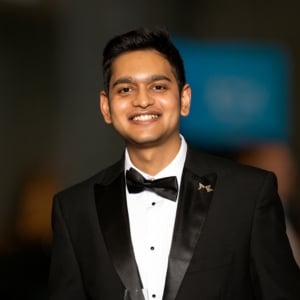 A headshot of Aman Khandelwal.
